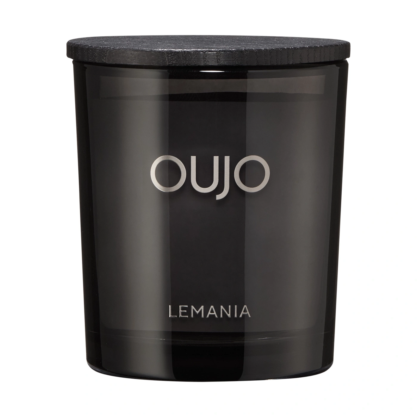 Schwarze Kerze mit dem Titel 'OUJO LEMANIA' und Holzboden.