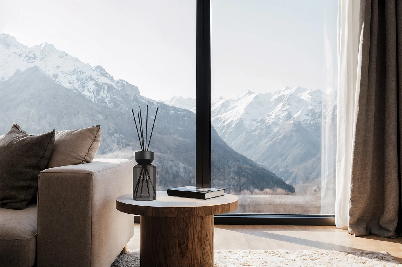Luxury living room with mountain view and diffuser