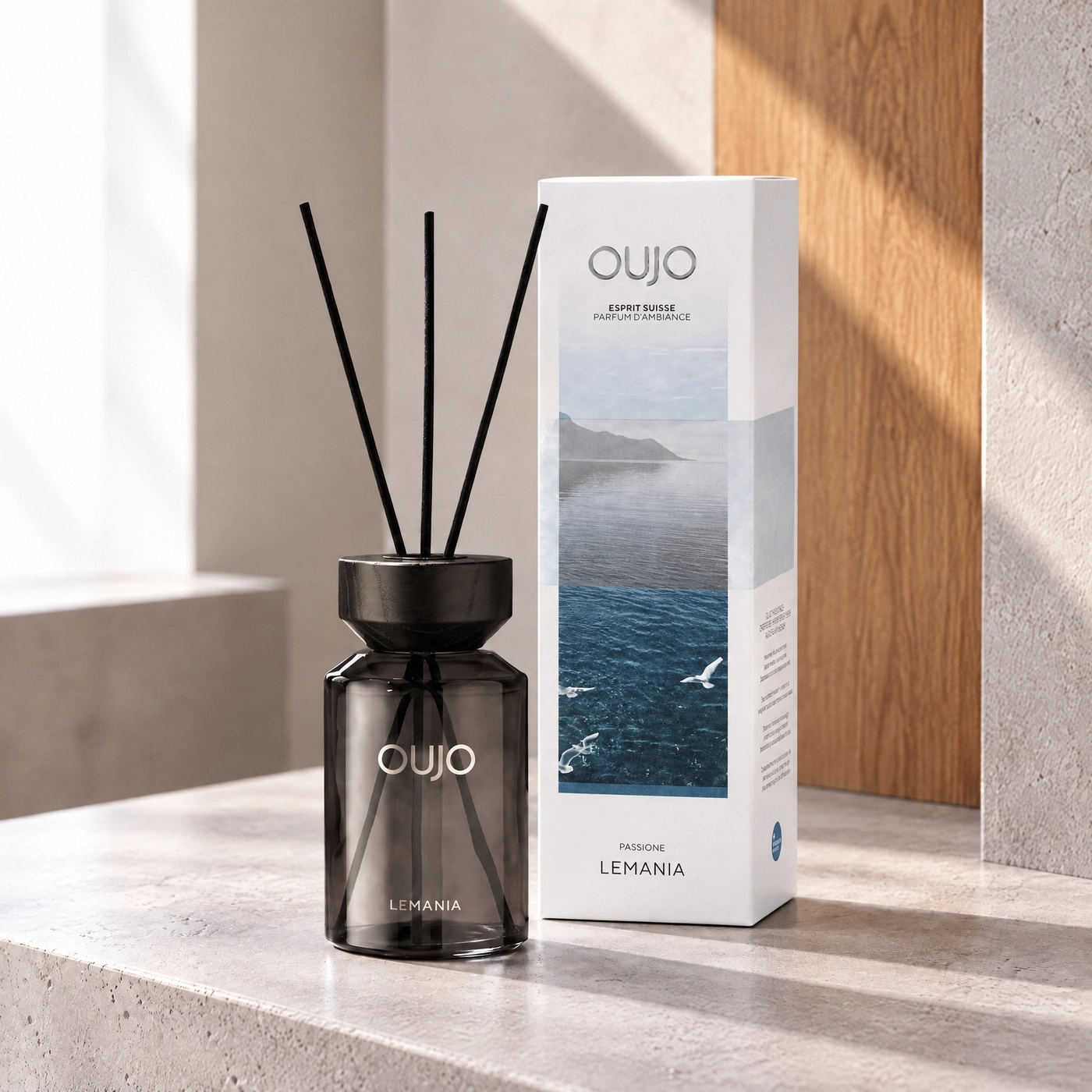 Scent diffuser with box, mountain lake and seagull motif